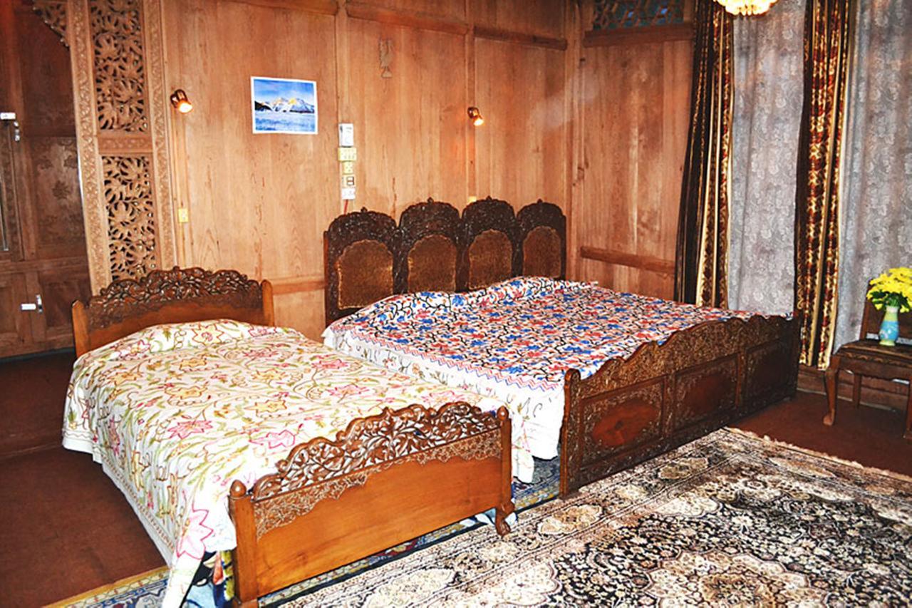 Morning Star Group Of Houseboats Hotel Srīnagar Eksteriør billede